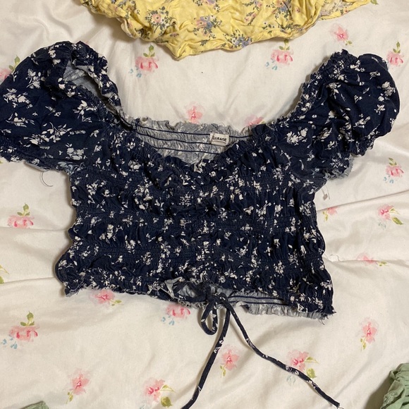 Garage crop top bundle - Picture 2 of 4